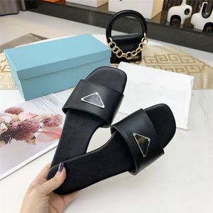 Beach Flip Flop Sandals 2021 Sandalias de cuero de verano diseñadoras Interior Selipteras planas sexy de alta calidad Best With Box Size 34-41