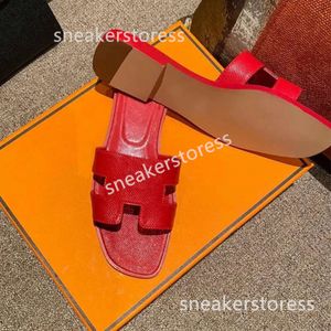 Lettre de plage 35-42 Slide Designer Femmes Sandal Flip Flop Véritable Cuir Pantoufle d'été Drag Sandal Sac à poussière Taille Oransandal 2024 Oran J6EP