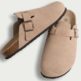 Zapatos de playa Comwarm Zuecos de ante para mujer Moda para el hogar Mules de cuero Sandalias con plantilla de corcho para hombre Zapato de patata con soporte para arco para playa 240122