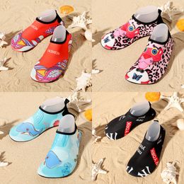 Chaussures de plage nageant les filles à séchage rapide eau chaussure aqua chaussure de plancher doux plancher intérieure pantoufle de plongée en apnée de natation 36-45 gai 93