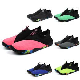Strandschoenen vrouwen ventileren grijs fluorescerend groen roze zwart blauw groen slip op casual schoenen heren trainers sport sneaker maat35-45
