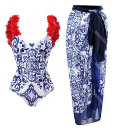 Strandrok Blue Wit Porselein Swimwears Rode bloembladschouderriem afdrukken Swimpakken Hoge taille strandkleding voor vrouwen