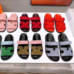 strand slippers Zomer Klassieke luxe vrouw Cartoon pantoffel Grote Kop Lederen Platte Riem gesp sandalen Hotel Bad mannen Slides vrouwen Designer schoenen maat 35-42-45 Met doos