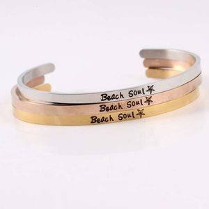 Bracelet gravé en acier inoxydable Beach Soul avec bracelet mantra à ouverture inspirante en acier titane résistant à la décoloration