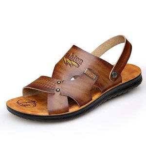 Sangle d'été de plage aux pantoufles solides décontractées Sandales Chaussures pour hommes Fretwork Homme confortable Flats Pu Shoe