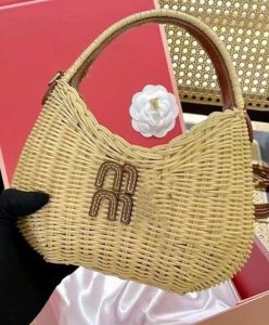 Bolso tejido de hierba estilo vacaciones en la playa, cesta de verduras con letras, bolso tejido de vid a la moda, bolso de mano para mujer