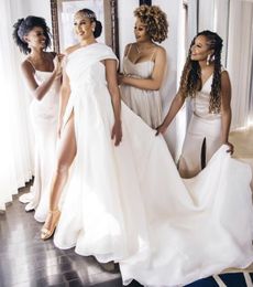 Vestidos de novia de playa 2022 Vestidos de novia de una línea de verano Un hombro Boho robes de mari￩e Court Train Black Girls African Lace Chiffon High Split