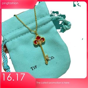 Perle Ping bijoux pendents Colliers de créateur de femmes Bijoux Fashion Street Classic Collier Collier Collier de vacances Wizn {Catégorie}