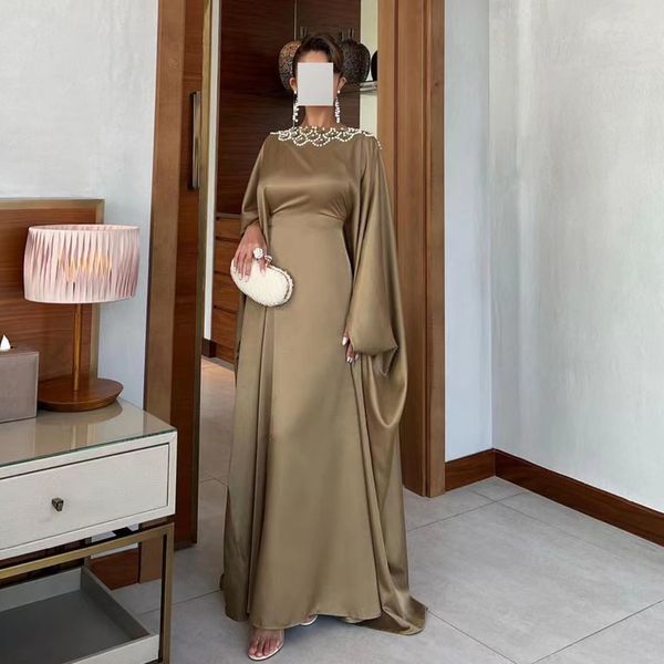 Vestidos de noche de cuello redondo con cuentas Mangas largas Espalda abierta Vestido de fiesta formal Una línea Estilo del cabo Vestidos de mujer de Arabia Saudita