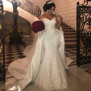 Vestidos de novia elegantes de encaje con cuentas, vestidos de novia de sirena con tren desmontable y hombros descubiertos, vestido de novia de satén marfil