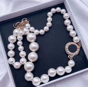 Colliers de perles Chaîne de créateur Nouveau produit Élégant Perle Sauvage Mode Femme Bijoux exquis Fourniture avec boîte 23ess