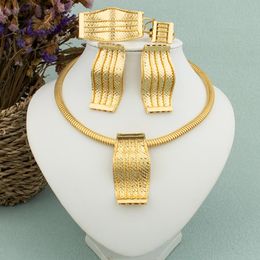 Collares con cuentas Conjunto de joyas de Dubai Anillo Pulsera Collar de mujer Pendientes Nigeria Moda africana Chapado en oro Novia Regalo de fiesta de boda 231124