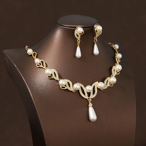 Colliers de perles Itacazzo accessoires décoratifs Style onirique mode dames collier boucles d'oreilles 3 pièces ensemble pour mariage 231124
