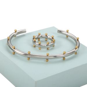 Colliers de perles Ensemble de bijoux de luxe Bracelet en acier inoxydable Bracelet Bague Bague Boucles d'oreilles avec mini boules pour femmes Hommes Cadeaux de mode 231127