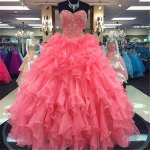 Beaded Princess Ball-jurk Quinceana-jurken Custom Made Dark Pink Ruffled Organza Sexy 16 Jurk Vestidos Para Formature