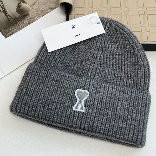 Bonnet marque designer bonnet de luxe bonnet chapeau tempérament polyvalent bonnet chaud lettre casquette triangle design chapeau cadeau de Noël chapeau de mode 4 couleurs très agréable