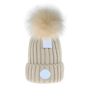 bonnet de bonnet de capuchon de chapeau de créateur de créateurs nouvelles femmes mode femmes femmes chaude bonnet beanie grand fausse fourrure pom pom bobble chapeau extérieur m-2