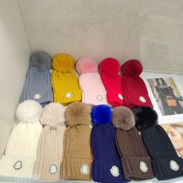 Beanie Cap Heren Designer Hoeden Nieuwe Mode Dames Dames Warme Winter Beanie Grote Nepbont Pom Poms Bobbelhoed Outdoor Haarbal Winterproof Gebreide Muts