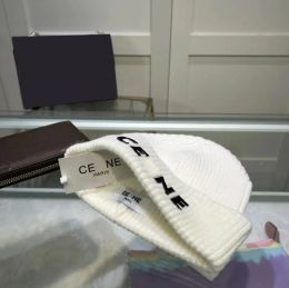 Beanie Designer Beanie Bonnet Hat Berretto da pescatore Cappello lavorato a maglia invernale Berretti con teschio primaverile Lettere in cashmere unisex Cappelli aderenti casual CYG239159-6