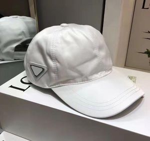 Hates de diseñador Fashion Baseball Caps en blanco y negro Letras clásicas Classicias Peraboras sombreros para hombres CUBE