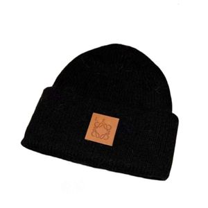 Bonnet Designer Luxe Hiver Tricoté Chapeau Chaud Protection De L'oreille Mode Tendance En Plein Air Cap Tempérament Classique Couleur Unie Lettre Bonnet