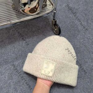 Bonnet Loewee Chapeau de créateur Chapeau de qualité supérieure sans bord de style peluche Tricot chaud pour l'automne et l'hiver Fête à la mode Original 77ZI