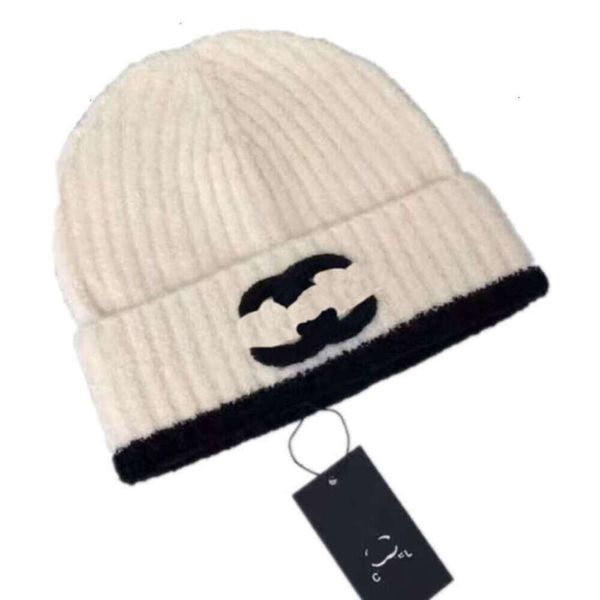 Beanie Hat Winter Designer Bucket Hats Brandch Caliente Cura Cordida Capa Bonnet Capas Hombres Mujeres CC Carta Femenina Niña Wool Ladies Sunshade Headgear C37y