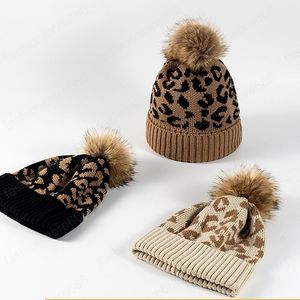 Gorros con pompones para adolescentes, gorros de calavera tejidos para mujeres, sombrero de leopardo de ganchillo, orejeras para invierno, accesorios para gorros de esquí a la moda para niñas