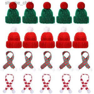 Bonnet/Crâne Casquettes 10pcs / 20pcs Mini Santa Hat Écharpe De Noël 2024 Nouveau Chapeau Écharpe Sucette Bouteille De Vin DIY Fête De Noël Maison Dîner Table DécorationL231025