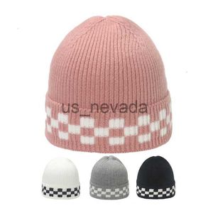 Gorro/Gorras de calavera Otoño e invierno Nuevo sombrero de lana Mostrar cara Pequeño tablero de ajedrez Jacquard Cálido Sombrero frío Sombrero de punto para hombres y mujeres J230823