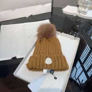 Bonnet / Skull Caps Beanie avec Pom designer beanie hommes monclair chapeau tricot lourd pour les femmes côtelées un bonnet pom bonnet en fausse fourrure