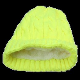 Bonnet/Crâne Casquettes Couleur Vive Tricoté Chapeau D'hiver Doublé Polaire Bonnet Thermique pour Hommes Néon Jaune Orange Noir Rouge Foncé 231019