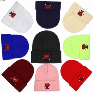 Bonnet / Casquettes de tête de mort mignon mode mauvais lapin bonnet kawaii coeur tricoté Bonnet Skullies chapeau d'hiver Broderie bonnet de laine Ski chaud Chapeau pour femmes hommes J230518