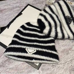 Gorro de gorro/cráneo sombrero diseñador nuevo e invierno sombrero blanco y negro de punto de punto