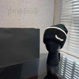 Beanie/Skull Caps Designer gebreide hoed Populaire herfst en winter dubbele kleur warme en modieuze veelzijdigheid, met een klein gezicht, koude hoed, wollen hoed trend il7y