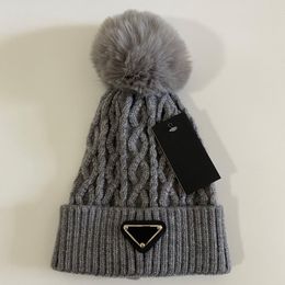 Beanie/Skull Caps Designer Donna Berretti invernali Cappelli Outdoor Pompon di pelliccia Warm Girl Cap snapback donna pompon berretti con teschio beanie Cappello da pescatore cappello di lana moda