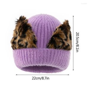 Beanie/Skull Caps Fashion Design Dames Winter Warm gebreide luipaardprint Beanie Hat met faux pom gebreide caphoeden voor vrouwen accessoires pros2