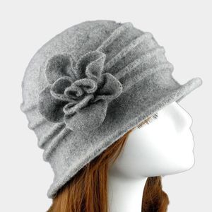 Bonnet Skull Caps Flower Section 100 Chapeau de laine Automne Hiver Femme d'âge moyen Femme douce Dôme européen Feutré Momie Pensée 230831