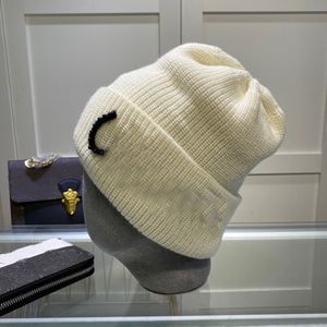 Bonnet/Crâne Casquettes Chapeau de créateur de mode italien automne et hiver nouveau chapeau en laine doux et confortable ligne tricotée chapeau élastique meilleur réseau rouge recommandé