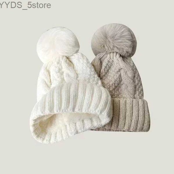 Bonnet/Skull Caps Nouveau hiver tricot couleur unie chapeau pour femmes fourrure pompon épais en peluche bonnet casquette dames chaud Ski neige Skullies bonnets YQ231108