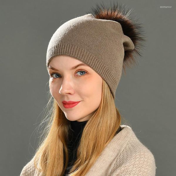 Bonnet / Crâne Caps En Gros Véritable Fourrure De Raton Laveur Pom Tricoté Chapeau Femmes Bonnets Cachemire Hiver Femme Fille Coton Skullies Laine Bonnet Delm22