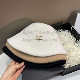 Beanie/Skull Caps Winter Hat Designer Caps Fluffy Wool Embet Hats voor Winter Designer Baseball merk Visser Hoed Man Woman Warm Sunhats Black White Snow Cap