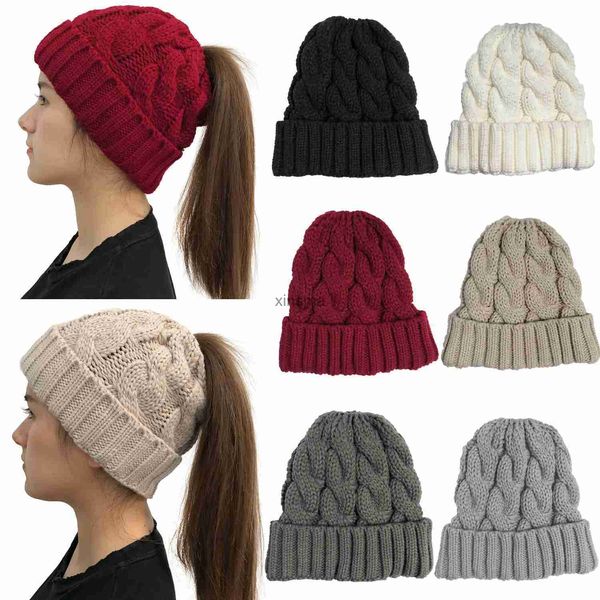 Beanie/Gorras de calavera Gorros de invierno para mujer Gorros de punto para niñas Gorro con giro de ganchillo Sombreros de invierno para mujer Gorro con pompón Oreja Trenza Sombrero de cola de caballo Skullies YQ240207