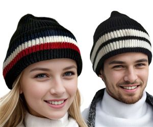 Beanie Capeur en tricot-tricot Protection d'oreille Tempérament décontracté Capes de ski à casquettes Cold Colon Multi-couleurs Hauts de bonnet Chapeaux Coupages Couettes de camais S-23