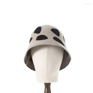 Bonnets imprimé Animal bonnet chapeau tricoté à revers tête de mort chapeaux pour femmes Protection des oreilles motif vache filles année présente saint valentin