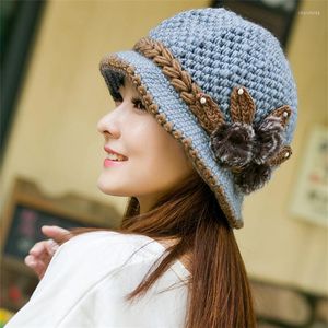 Bonsons de bonnet / crâne Caps chaude chapeau hiver féminine oreillettes de laine CAP jolie tricot tricot féminin d'automne Hatbeanie / crâne chur22