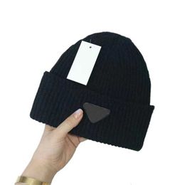 BeanieSkull Caps Классическая модельерская шапка Осенне-зимняя вязаная шерстяная шапка для отдыха на открытом воздухе, для лыжных путешествий, вязаная шапка, высококачественные мужские и женские шапки-бобы DESN