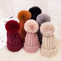 BeanieSkull Caps Mode Hiver Femmes Chapeau Chaud Bonnets Tricotés Chapeaux Pour Femmes Fille Skullies Pom pom Épais Casquette Femelle Boule De Cheveux 231013