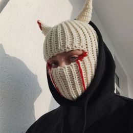 BeanieSkull Caps Halloween Cornes drôles Bonnet tricoté Bonnets Chaud Couverture complète Masque de Ski Coupe-Vent Cagoule pour Sport de Plein air 220221V