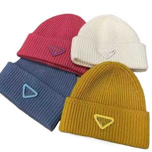 BeanieSkull Caps Nouveau chapeau amélioré avec lettre P, indispensable pour les activités de plein air chaudes en hiver Boutique n° 1 HNZF